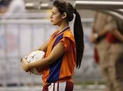 Gandula Fernanda Maia é festejada no Botafogo