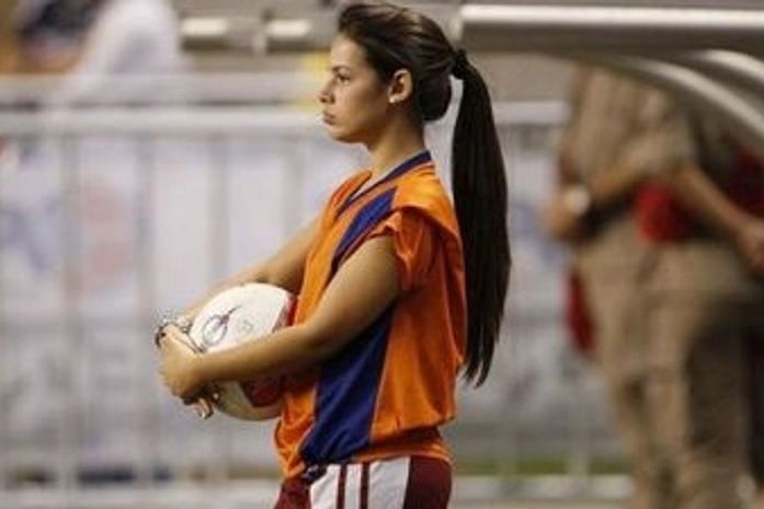 Gandula Fernanda Maia é festejada no Botafogo