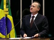 Na tribuna, Renan parabenizou o governo Dilma pelas medidas adotadas