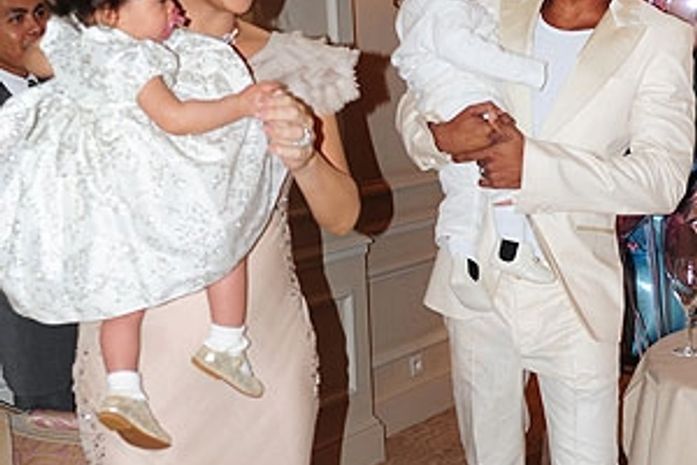 Mariah Carey comemora o aniversário dos filhos em Paris