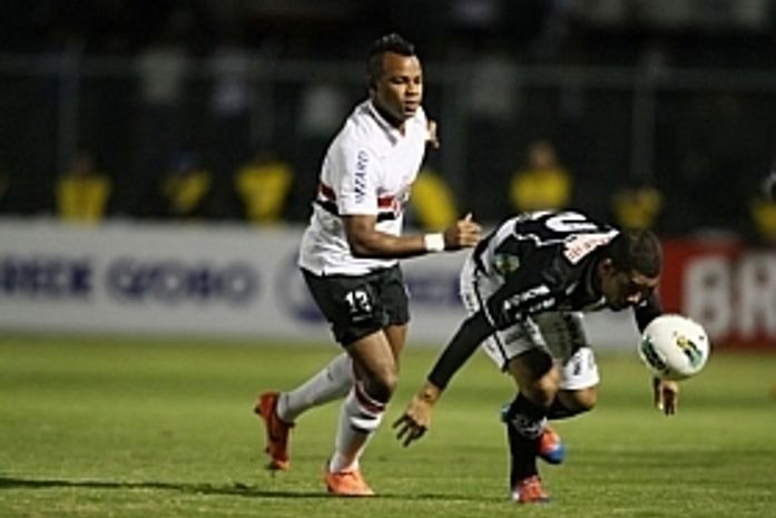 Roger volta a brilhar contra grande, Ponte bate São Paulo e abre vantagem