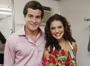 Novo casal: atriz Paloma Bernardi assume namoro com Thiago Martins