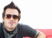 Max Porto estreia como apresentador de reality show adulto