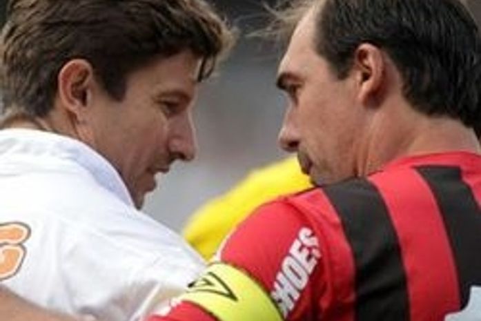 Atlético-PR vira, mas Coritiba reage e empata primeira final