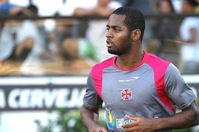 Dedé está fora contra o Lanús, e médico explica: 'Exige cuidado maior'