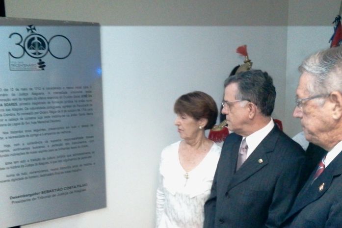 Placa em comemoração ao s 300 anos 
