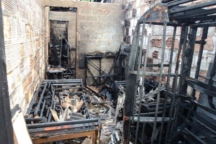Incêndio destroi residência na cidade de Penedo