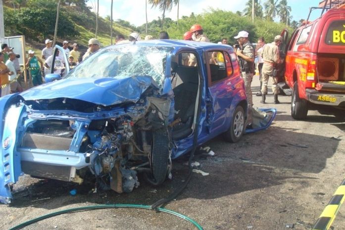 Três pessoas ficam feridas durante acidente no Litoral Norte