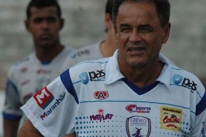 Roberval Davino vai ser o treinador do Paysandu na Série C