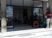 Revoltados com atendimento, eleitores ameaçam invadir cartório eleitoral
