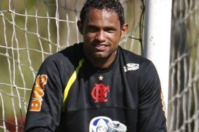 Dirigente do Fla abre portas para goleiro Bruno reativar contrato