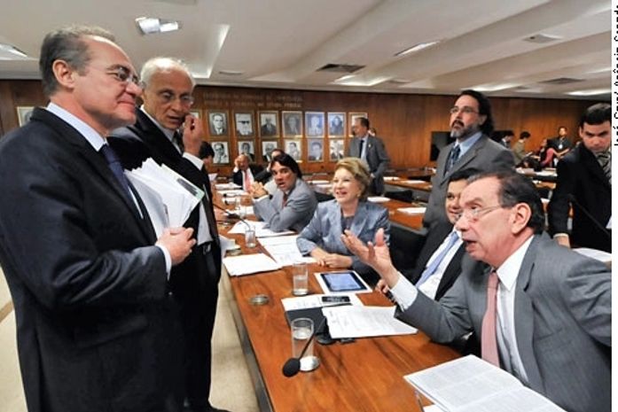 Senador Renan acompanhou a votação de seu relatório na CCJ do Senado