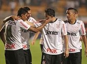 Corinthians vence Elemec e avança na Copa Libertadores