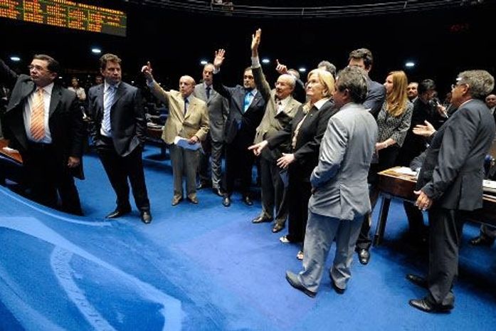 CCJ do Senado aprova ficha limpa para cargos públicos