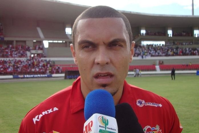 Zagueiro Rodrigão do CRB.