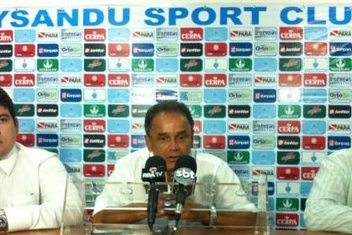 Técnico Roberval Davino diz que não será o 'Salvador da Pátria'