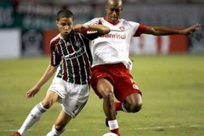 Fluminense vira no Rio, elimina Inter e reencontra Boca