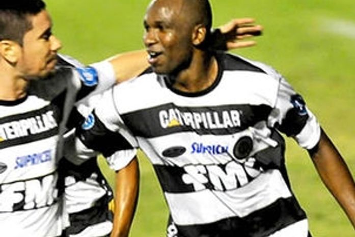 Corinthians acerta empréstimo de atacante Adilson até o fim do ano