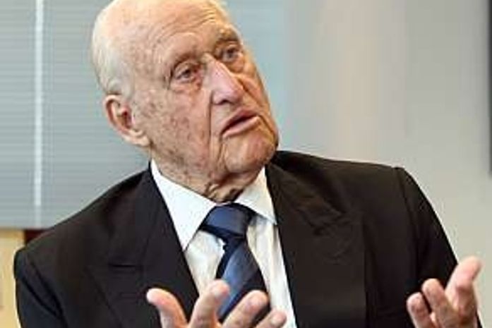João Havelange melhora e deixa unidade semi-intensiva