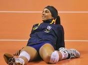 Musa colombiana arrisca português e diz: "fãs merecem a atenção"
