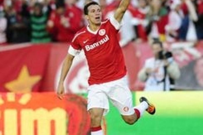 De virada, Inter vence o Caxias por 2 a 1 e conquista o bicampeonato no Beira-Rio