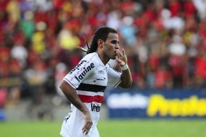 Alagoano Denis Marques dá volta por cima e é destaque em PE