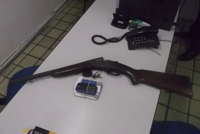 Tentativa de homicídio termina com veículo e espingarda apreendidos
