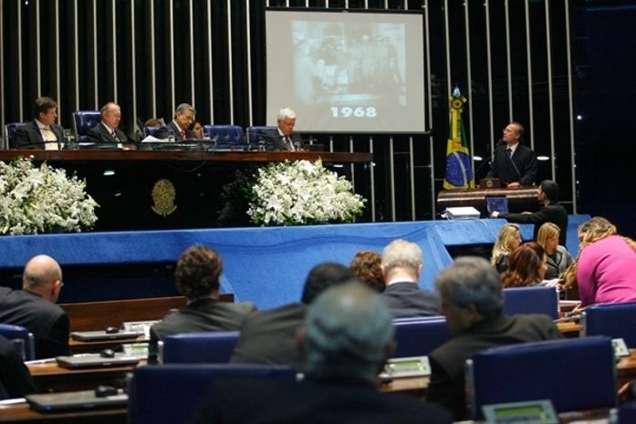 Em discurso, Renan lembrou trajetória histórica de luta do PMDB
 