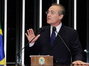 Na tribuna do Senado, Renan parabenizou iniciativa da presidente Dilma Rousseff
