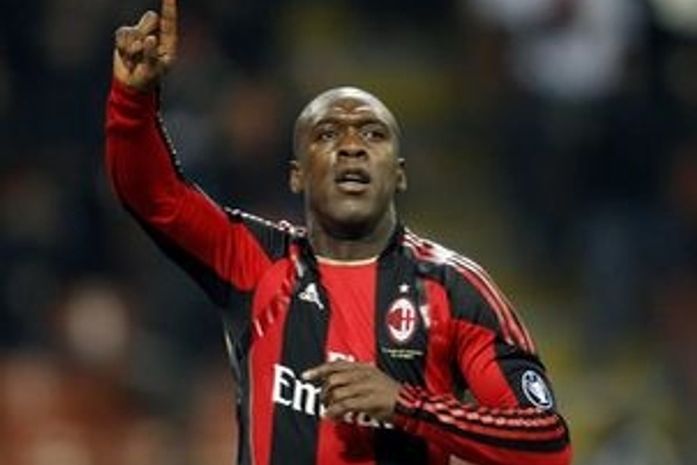 Seedorf aceita oferta salarial do Bota e toca projeto social