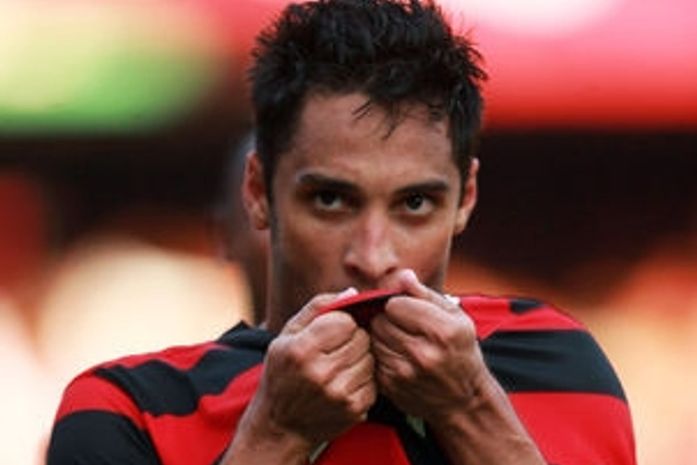 Oficial! Santos libera e Ibson é jogador do Flamengo