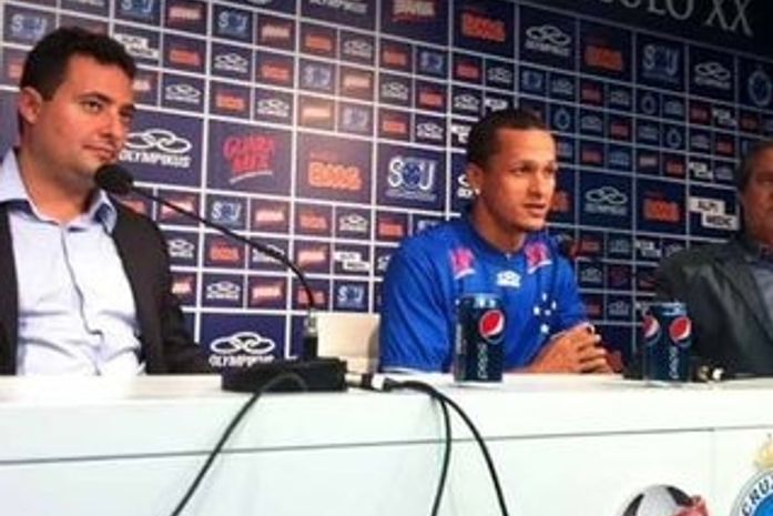 Souza alerta colegas para estilo linha dura de Celso Roth