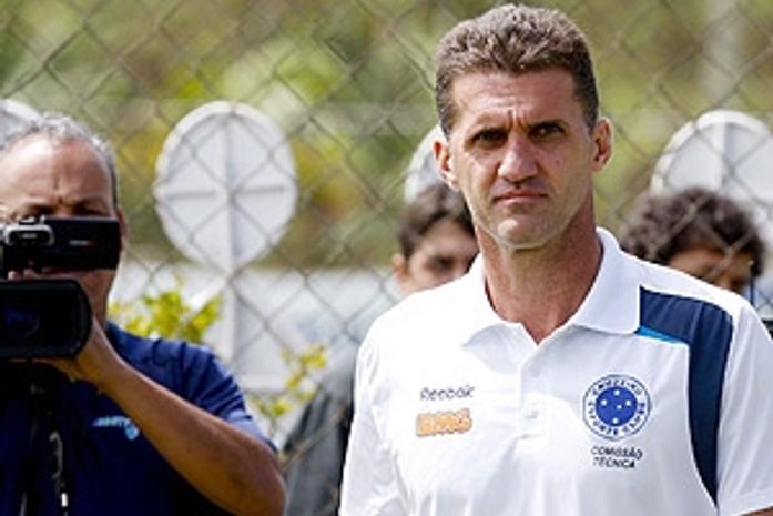 Demitido do Cruzeiro, Vágner Mancini assume o Sport
