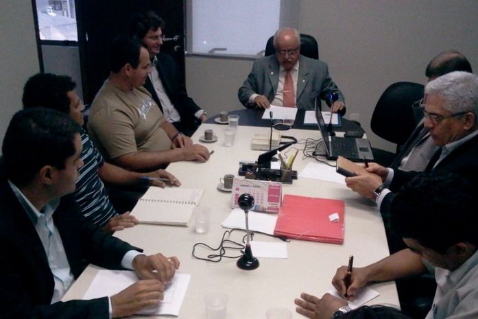 Volta das aulas na Ufal de Arapiraca é discutida durante reunião