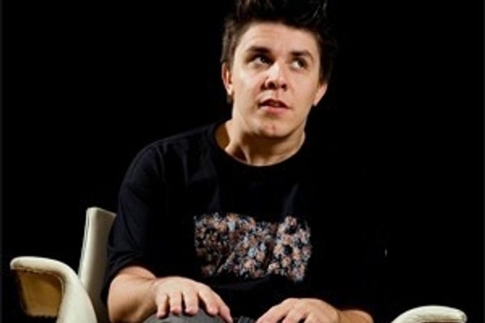 Oscar Filho faz show de stand-up comedy em João Pessoa, PB