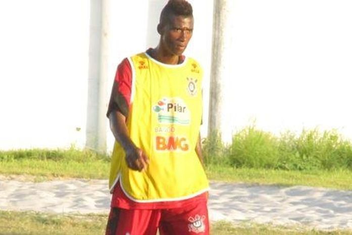 CSA anuncia contratação de lateral-direito destaque no Alagoano 2012