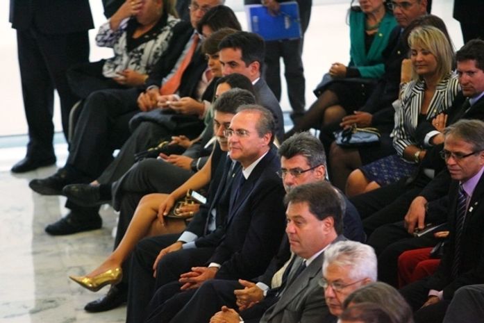 Renan participou da solenidade de instalação da comissão