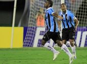 Grêmio vence Bahia de virada e fica perto de semifinal