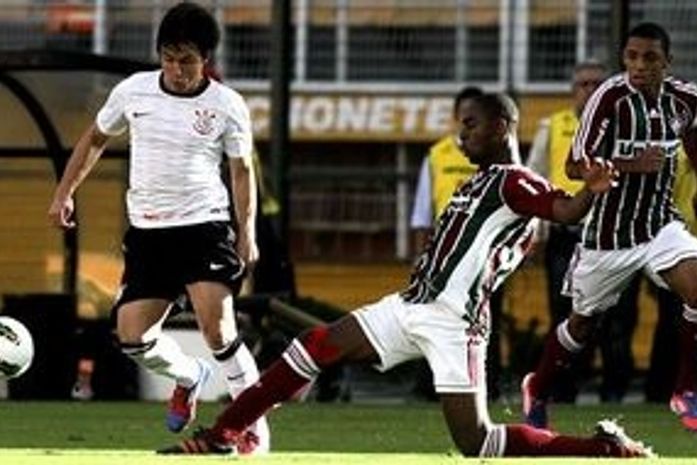 Em jogo de reservas, Fluminense vence Corinthians fora de casa
