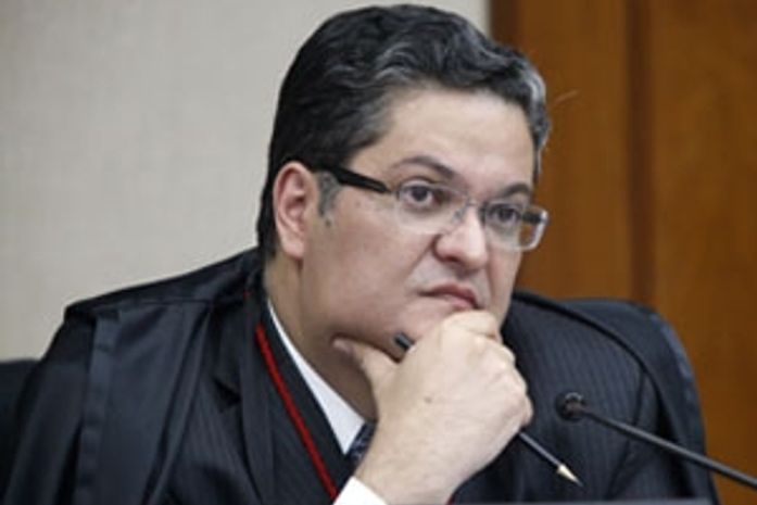 "Propaganda eleitoral não está proibida na internet" diz ex-ministro