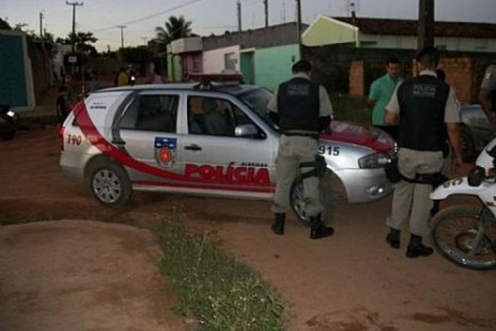 Jovem é preso após apedrejar veículos em Arapiraca
