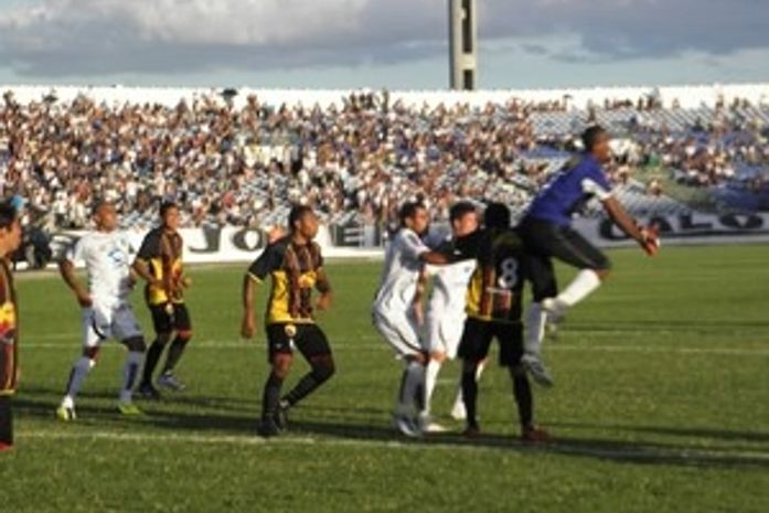 Sousa anuncia a contratação de goleiro para fazer sombra a Genivaldo