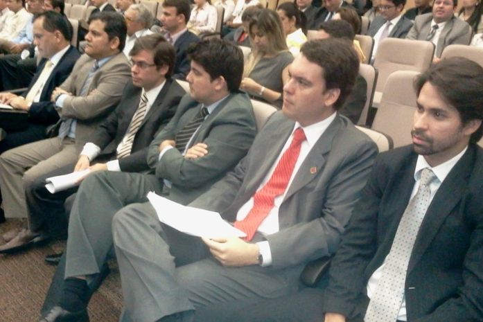 Após 9x0 em favor do MP de Contas, TJ suspende julgamento