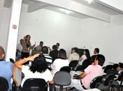 Servidores decidiram por greve