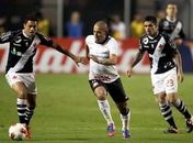 Em jogo tenso, Corinthians elimina Vasco com gol no fim e volta à semi