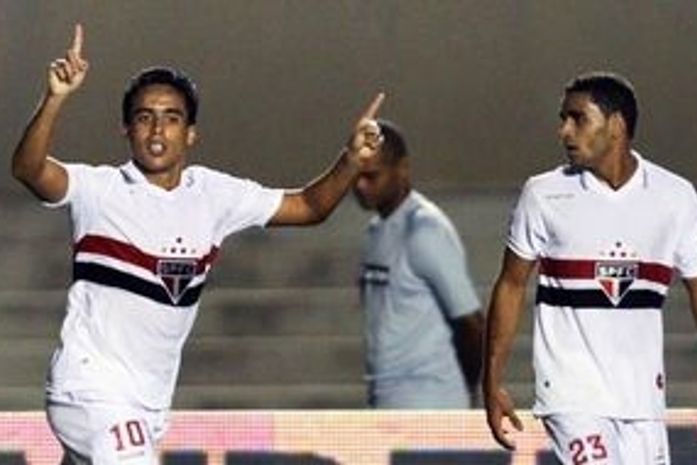 São Paulo empata com o Goiás e vai à semi da Copa do Brasil