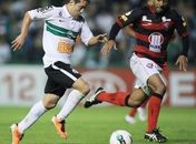 Com ataque calibrado, jogadores do Coritiba celebram vaga
