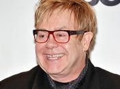 Elton John é hospitalizado com grave infecção respiratória