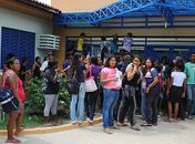 Alunos da Escola Fernandes Lima, durante o protesto. 