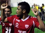 Zinho diz que Flamengo negocia com atacante